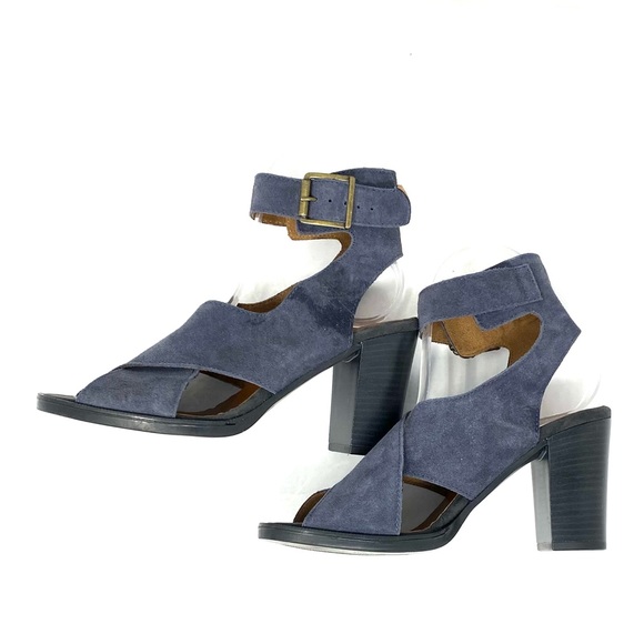 Bella Vita Sandals - Picture 7 of 8